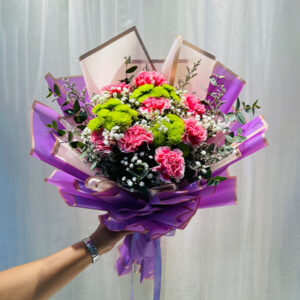 "Wrap of Loveliness" bouquet by Wenghoa.com