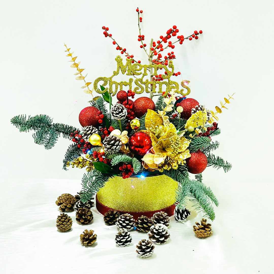 Buy Festive Pine Bouquet Online at Best Prices Wenghoa
